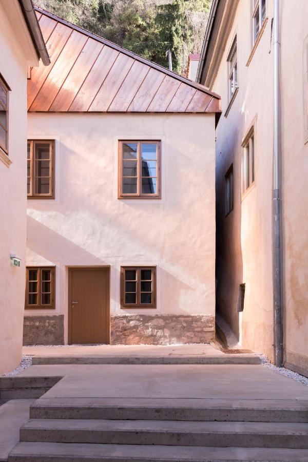 Kai 36 - Hotel Zwischen Fels Und Fluss Graz Extérieur photo The house of the poet in Chania
