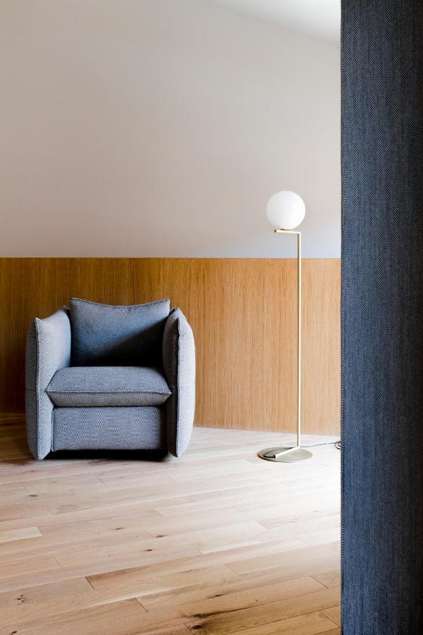 Kai 36 - Hotel Zwischen Fels Und Fluss Graz Extérieur photo Floor lamp