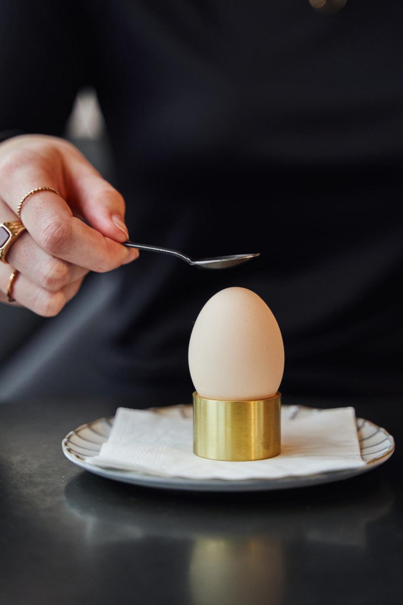 Kai 36 - Hotel Zwischen Fels Und Fluss Graz Extérieur photo A hard-boiled egg