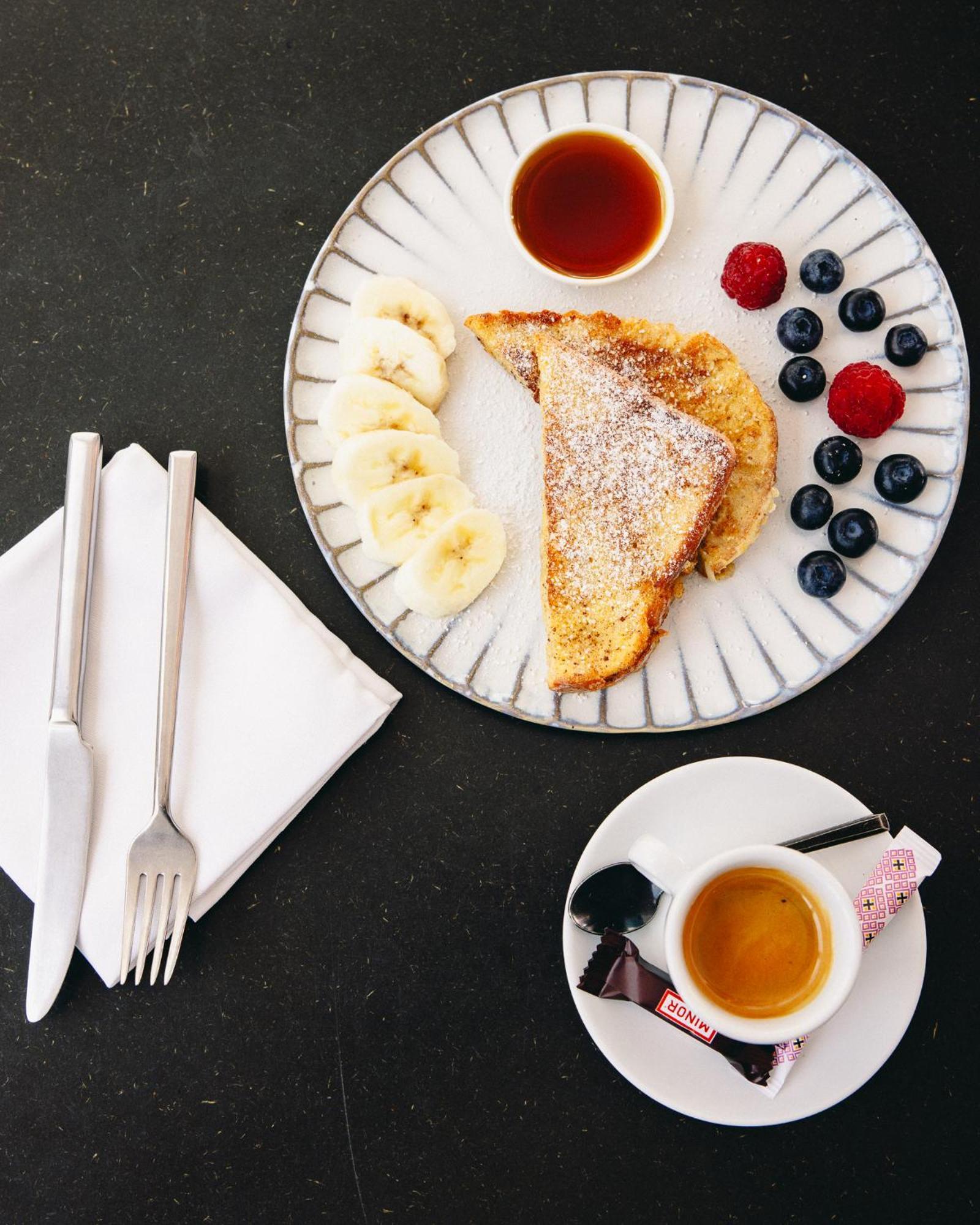 Kai 36 - Hotel Zwischen Fels Und Fluss Graz Extérieur photo French toast with fruit and tea