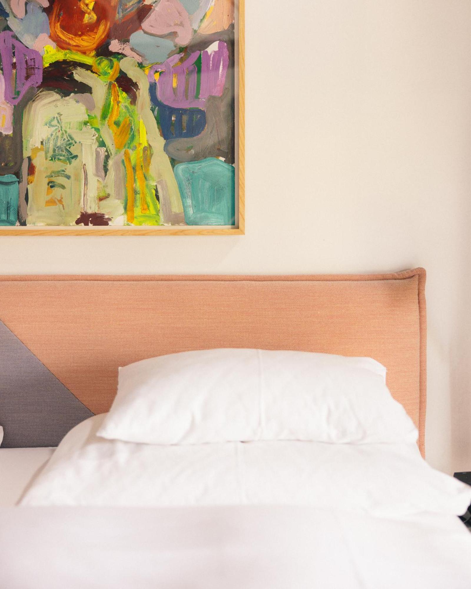 Kai 36 - Hotel Zwischen Fels Und Fluss Graz Extérieur photo A body pillow