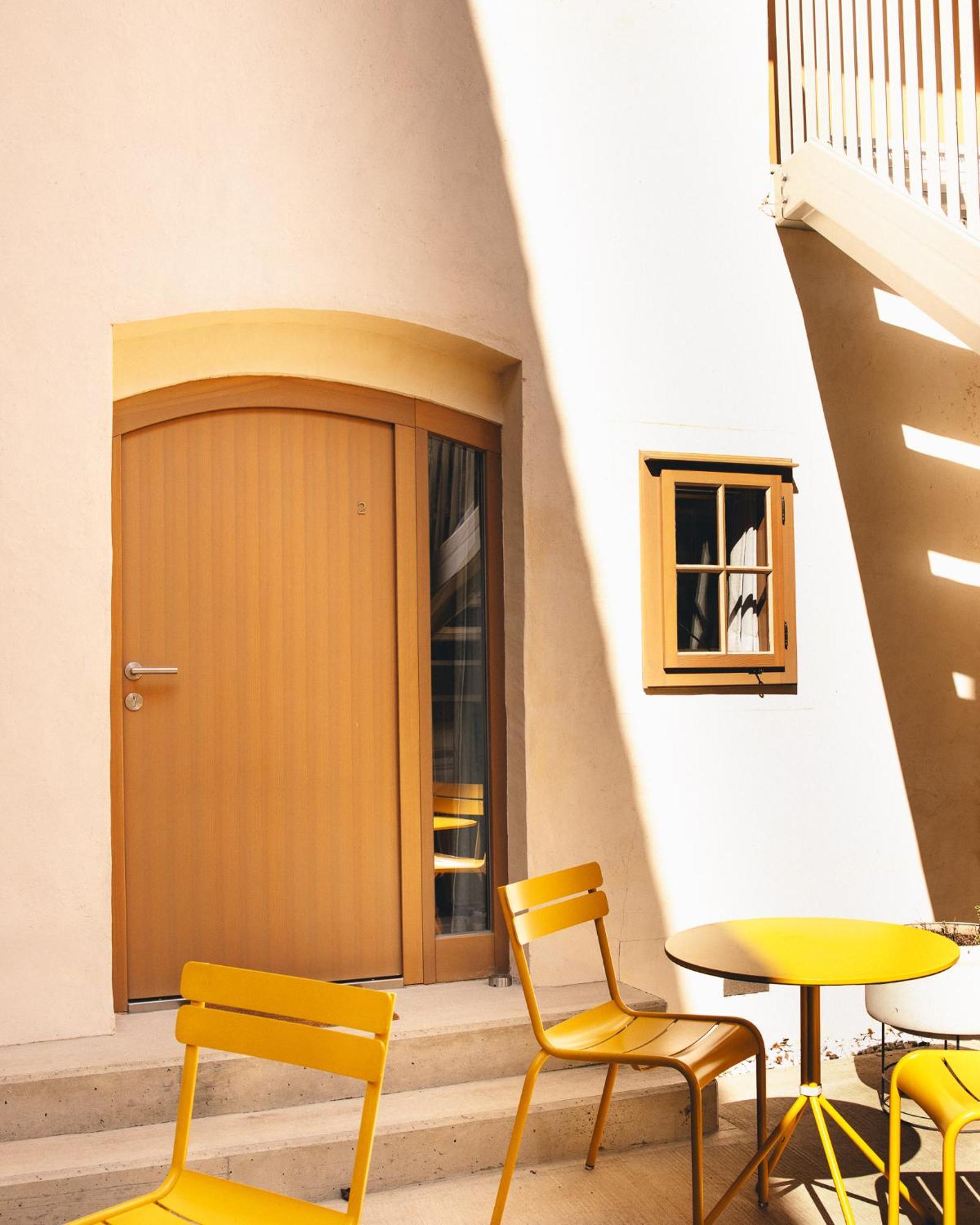 Kai 36 - Hotel Zwischen Fels Und Fluss Graz Extérieur photo A door